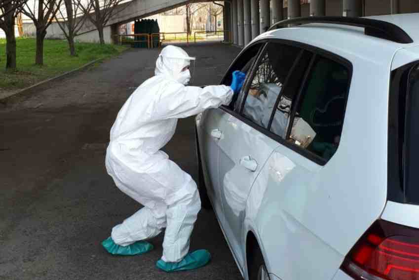 Coronavirus, a Modena nuove idee per arginare il contagio anche con il test drive-through | Emergency Live 1