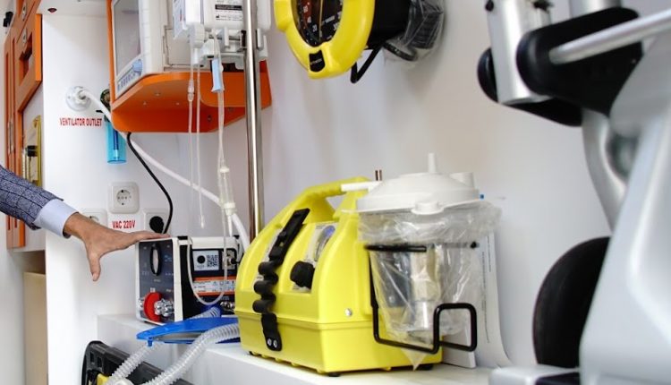 Di quali dispositivi medici hai bisogno per un'ambulanza di alta qualità in Africa? | Emergency Live 4