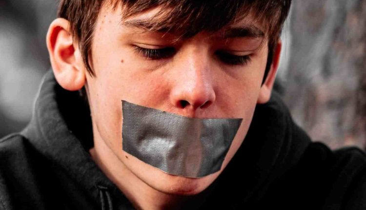 L’OMS lancia il grido d’allarme: il lockdown da Covid-19 mimetizza le violenze contro i bambini | Emergency Live