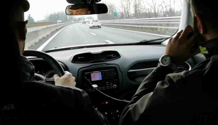 Emergenza – coronavirus e sciacalli. Incredibile, in 5 giorni la GdF sequestra 1 milione di mascherine | Emergency Live