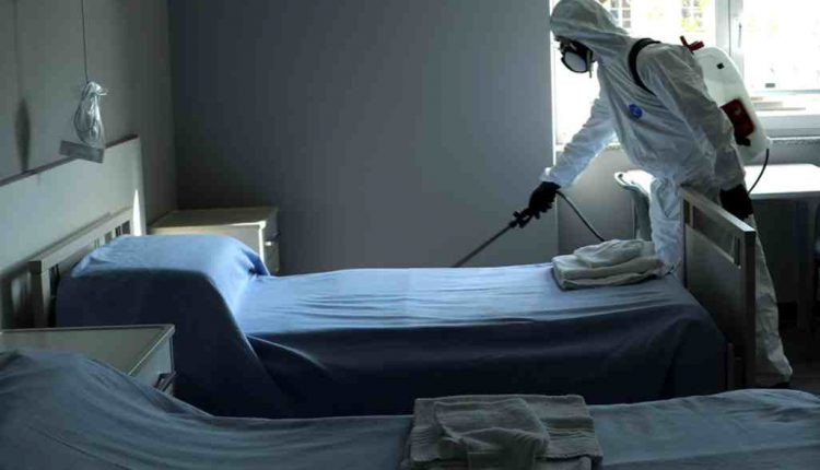Coronavirus nelle RSA: l’esercito sanifica le residenze per anziani del Piemonte | Emergency Live