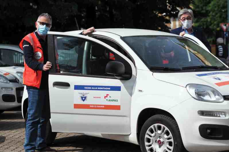 Club Alpino Italiano konsegna 53 auto annonse ANPAS per le zone montane