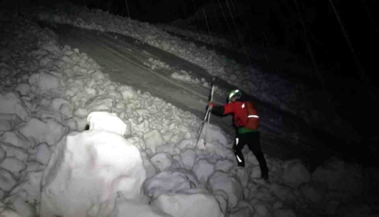Valtellina, guida alpina vittima di una valanga: il Soccorso Alpino riporta a casa la salma di Matteo Bernasconi | Emergency Live 1