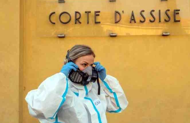Coronavirus, Caporal Maggiore Scelto e sanificatrice: “Ce la faremo” | Emergency Live