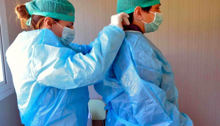 Coronavirus, la denuncia degli infermieri: “Nord nel caos, e in Lombardia non fanno i tamponi a tutti” | Emergency Live