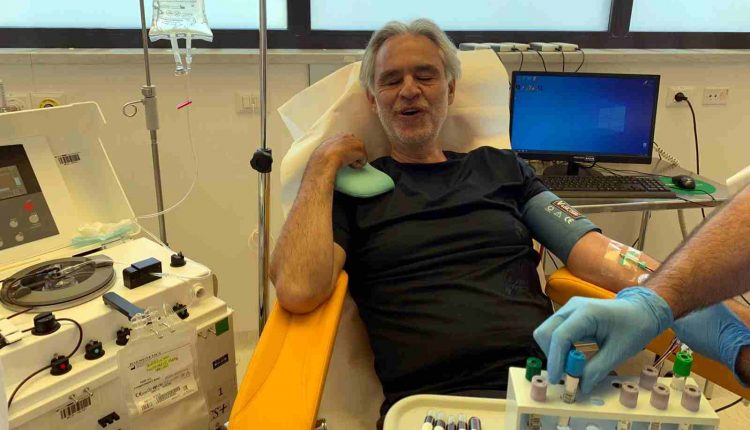 Lotta al COVID-19: Andrea Bocelli sconfigge il coronavirus e dona il plasma iperimmune | Emergency Live