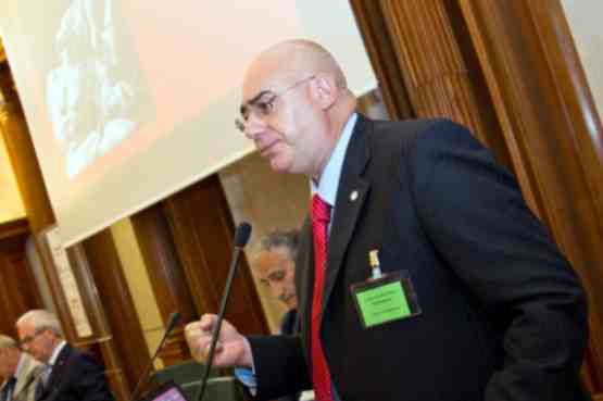 Il presidente di SIS 118 Mario Balzanelli: tamponi negativi anche in pazienti con polmonite da Covid-19 | Emergency Live 2