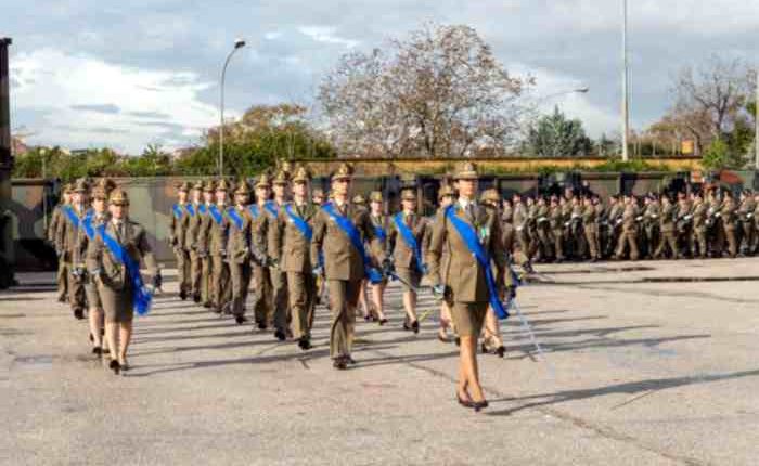 Covid-19, come cambia ogni ambito di vita: studi strategici online per allievi Esercito | Emergency Live