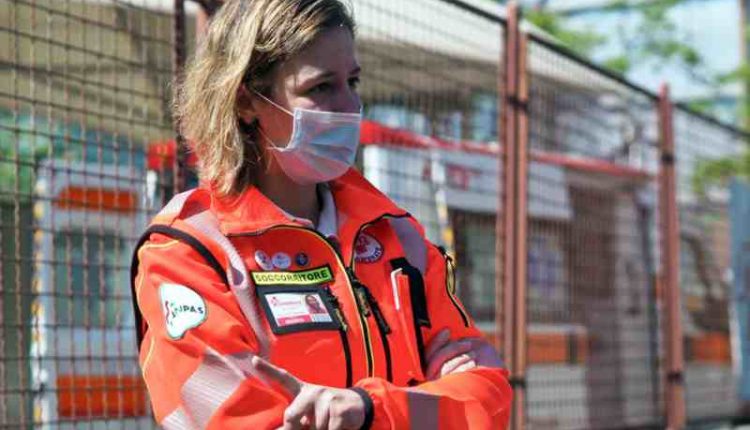 COVID e socialità, gli psicologi Anpas: “il sorriso che dobbiamo riprenderci” | Emergency Live