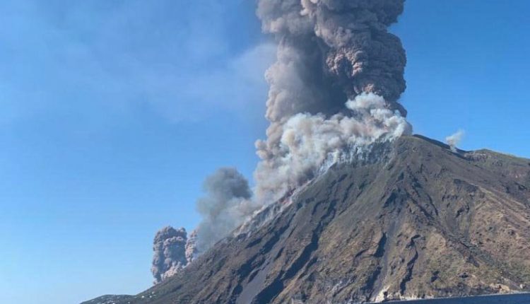 Stromboli, Ingv studia un sistema di allerta precoce: individuati movimenti anomali nelle settimane precedenti | Emergency Live