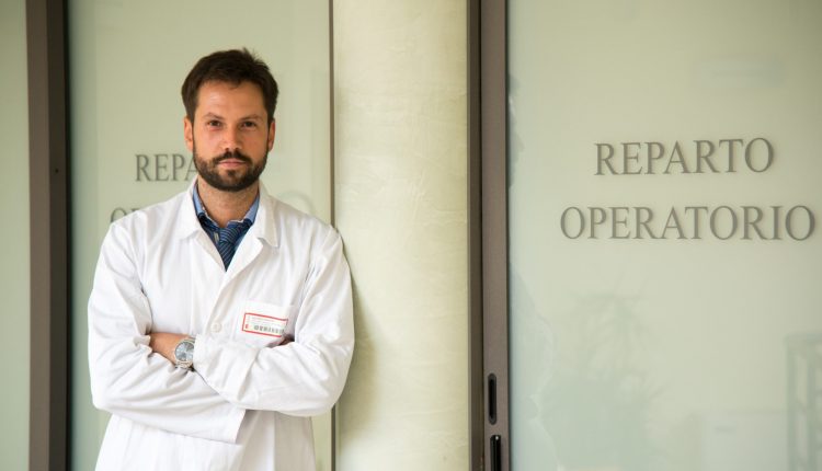 Coronavirus e sala operatoria. Anestesia e rianimazione del paziente COVID-19: intervista al dottor Fausto D’Agostino | Emergency Live 1