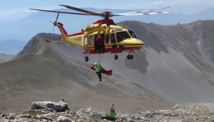 Direttissima del Gran Sasso, ancora un intervento del Soccorso Alpino: fratture per turista romano | Emergency Live