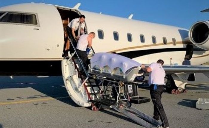 Russia, Medevac per Alexey Navalny: il leader dell'opposizione vola al Charité di Berlino, in Germania | Emergency Live