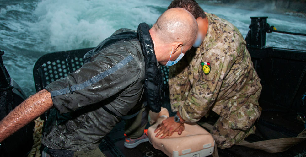 Marina militare, corso Basic Life Support and Defibrillation (BLS-D) per oltre 20 militari del GOI | Emergency Live