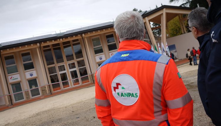 Terremoto in Italia centrale, è stato 4 anni fa: famiglie delle vittime disertano in massa le celebrazioni ad Amatrice | Emergency Live 6