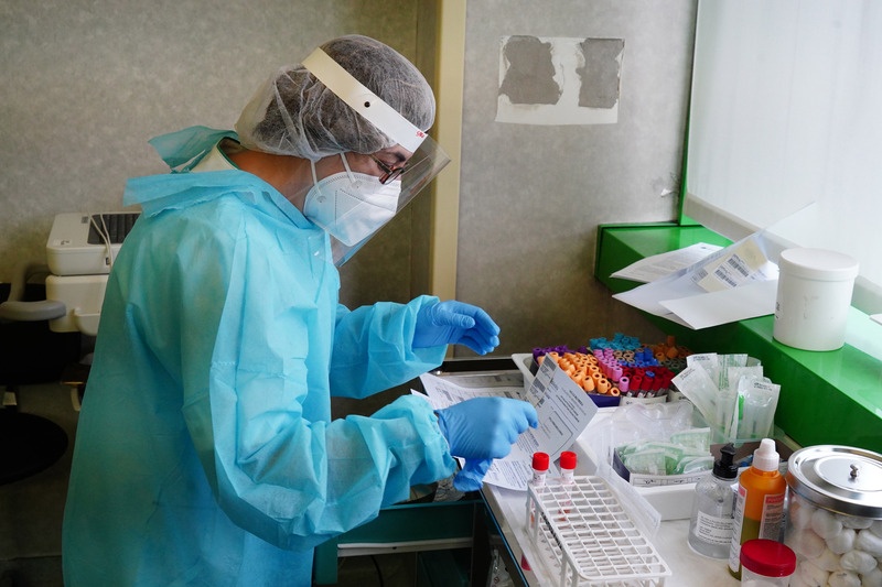 Covid-19, 1.494 nuovi casi e 16 decessi: in terapia intensiva 264 persone | Emergency Live