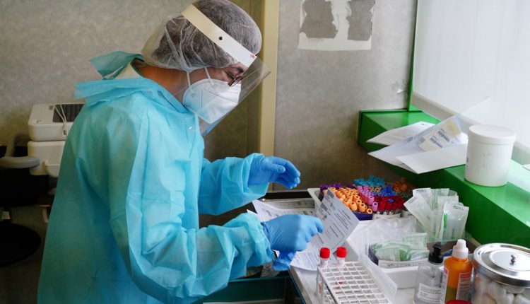 Coronavirus, tamponi dal medico di medicina generale? Sindacato Medici Italiani – Lazio: “Irrealizzabile” | Emergency Live
