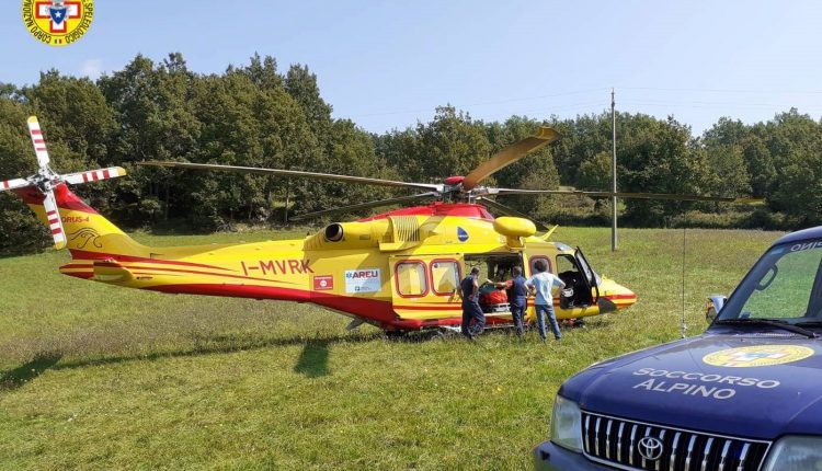 HEMS. Si ribaltano su mezzo agricolo, intervengono CNSAS ed elisoccorso: per una vittima non c'è niente da fare | Emergency Live