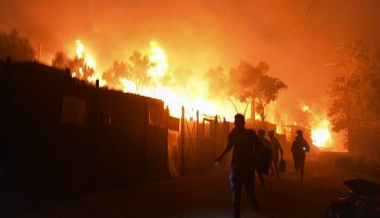 Lesbo, incendio nel più grande campo profughi d’Europa: un bimbo di sei anni tra le vittime del rogo a Moria | Emergency Live