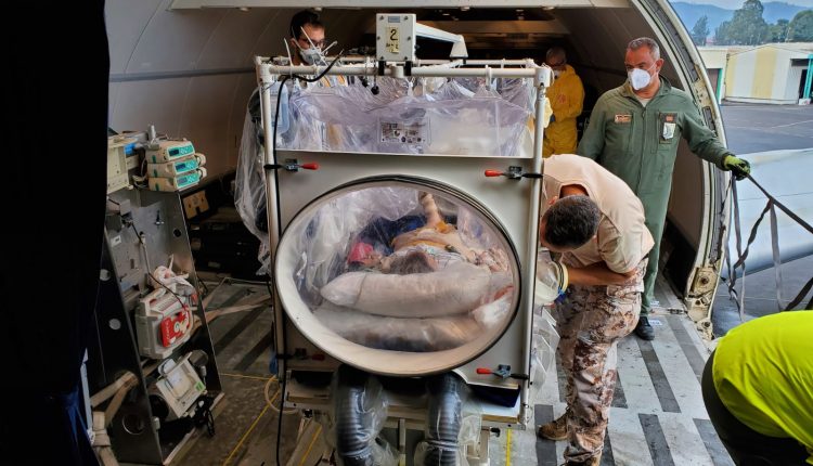 MEDEVAC, trasporto sanitario urgente dell'Aeronautica Italiana: suora rimpatriata dalla RD del Kongo, è allo Spallanzani | Avārijas tiešraide 5