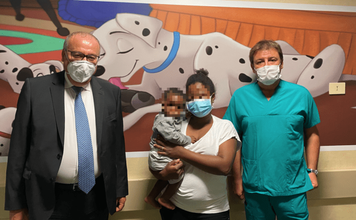 Dalla Tunisia su un barcone per salvare il figlio di 8 mesi: la Croce Rossa ci racconta l'amore di una famiglia | Emergency Live