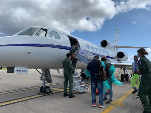 Trasporto aereo sanitario d'urgenza per una bimba di 5 mesi: volo da Alghero a Genova le salva la vita | Emergency Live 1