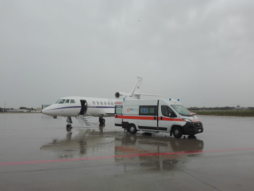 Brindisi, volo sanitario urgente per donna in imminente pericolo di vita: portata all'ospedale Bellaria di Bologna | Emergency Live 1