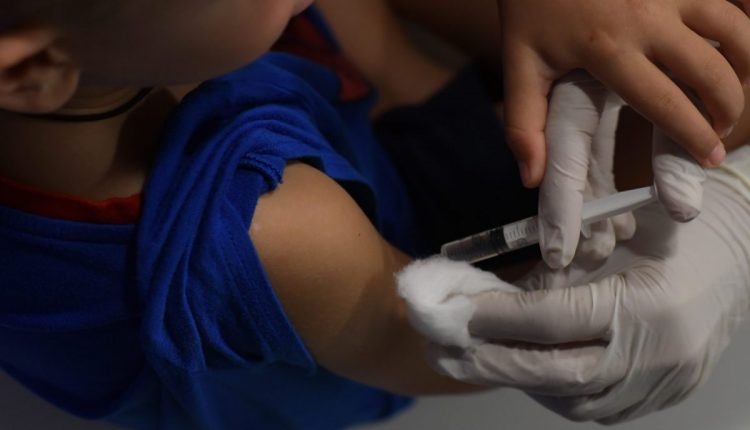 Influenza, la campagna dei medici della pediatria: “Vacciniamoci tutti, aiutiamo il Servizio sanitario provato dal Covid" | Emergency Live