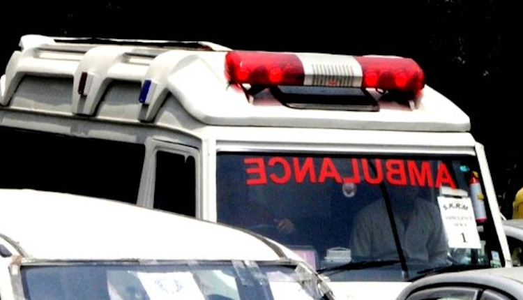 India, festino a base di alcolici in ambulanza covid: arrestati sei soccorritori e autista dell'autoambulanza | Emergency Live