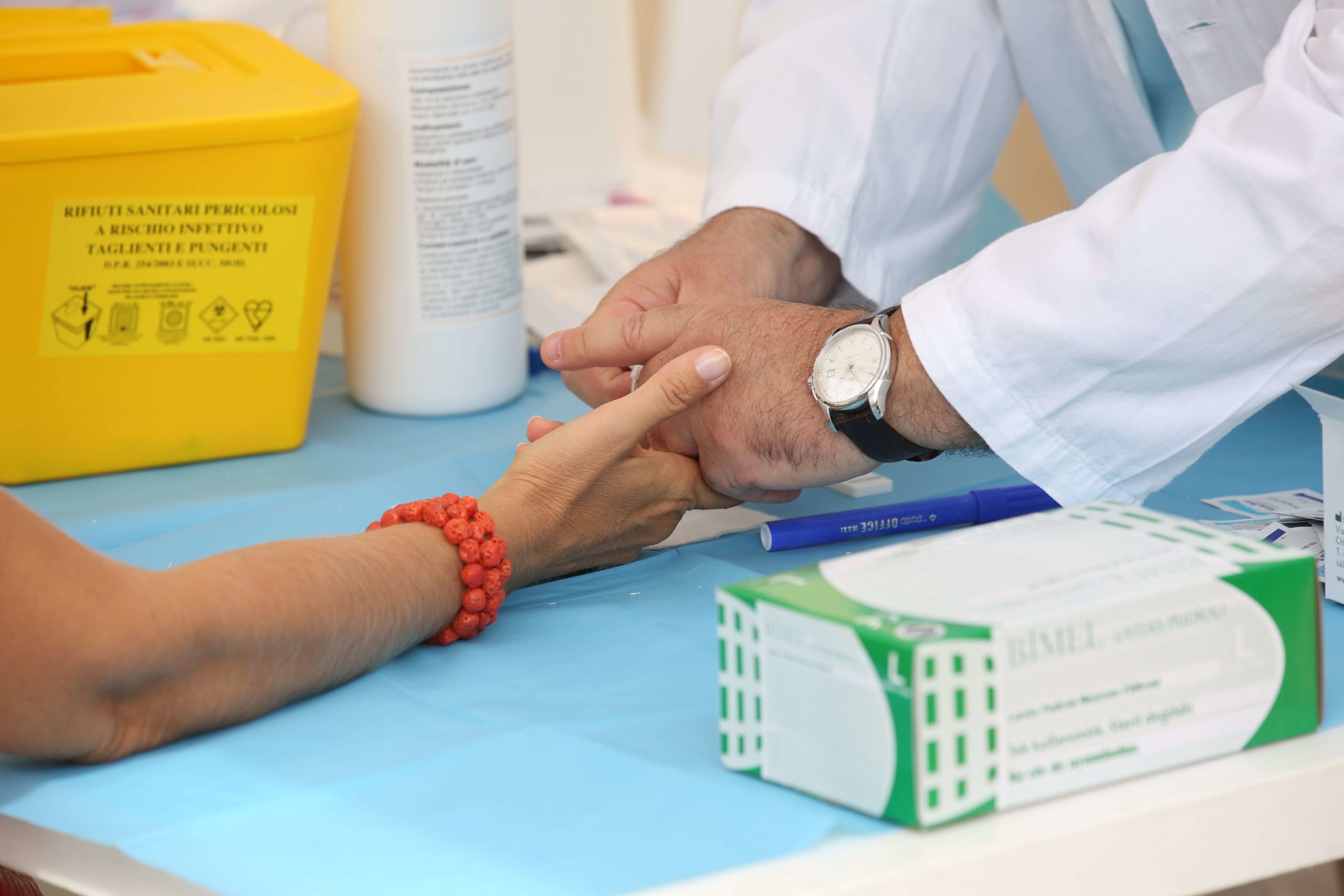 Coronavirus, l’Oms approva il test rapido: risultato in mezz’ora | Emergency Live
