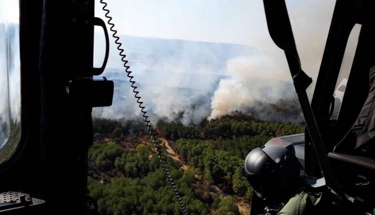 Incendi boschivi in Sicilia nel 2020, l'Aeronautica traccia un bilancio: 466 sganci per 350mila litri di acqua | Emergency Live 5