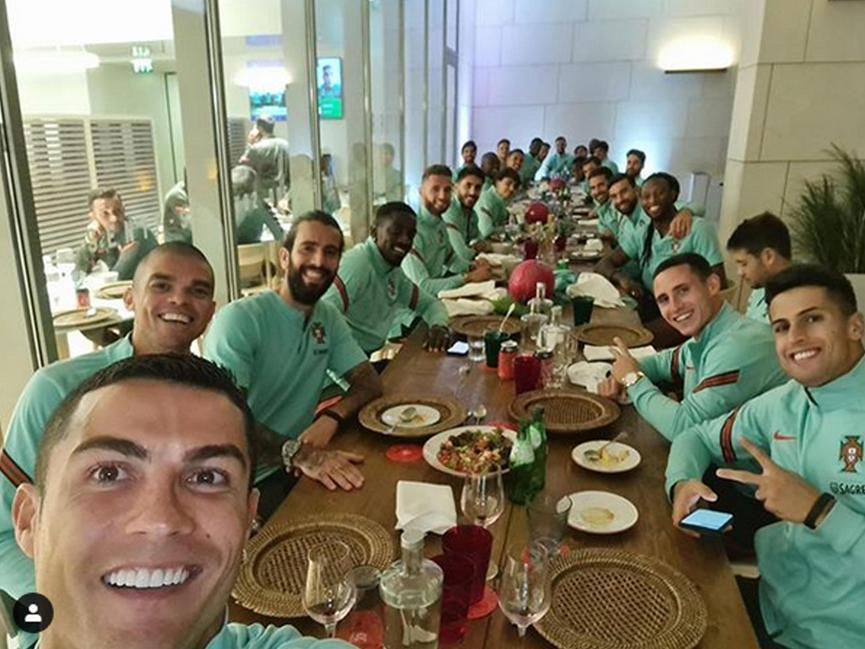 Coronavirus, ecco perché Cristiano Ronaldo è potuto rientrare in Italia: volo sanitario ed ambulanza, per lui | Emergency Live