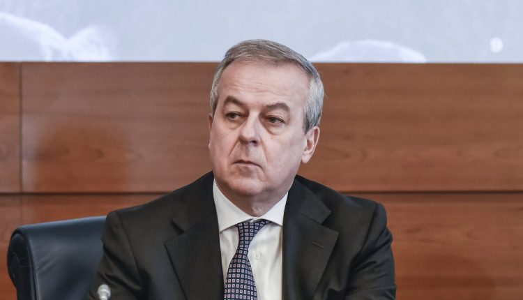 COVID-19, l'Italia verso lo scenario 4. Franco Locatelli: “Proteggiamo i più fragili, serve un patto tra generazioni” | Emergency Live