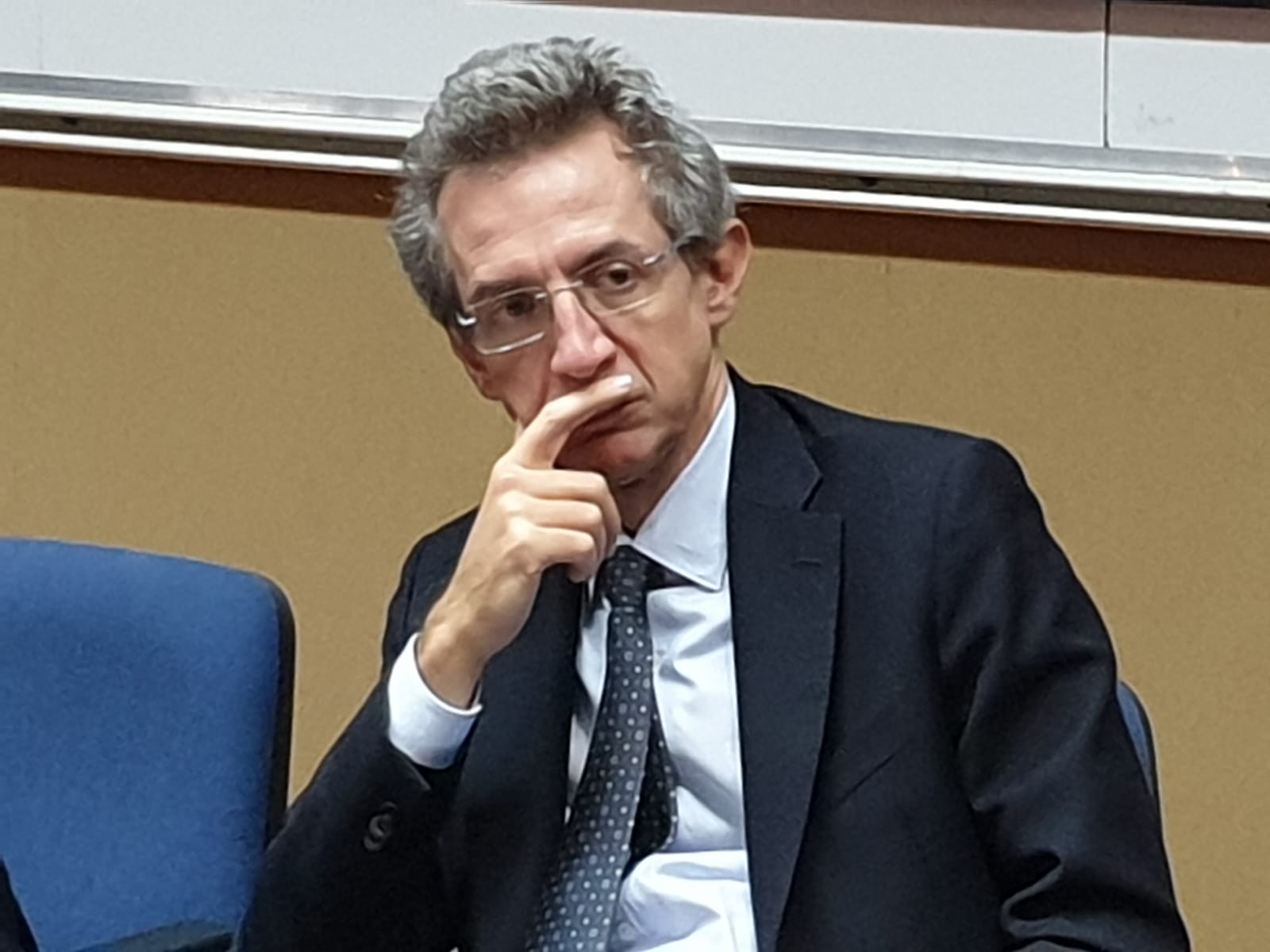 Coronavirus, il Ministro dell’Università e della Ricerca Manfredi: “Nessun lockdown regionale, si guarderà alle realtà locali” | Emergency Live