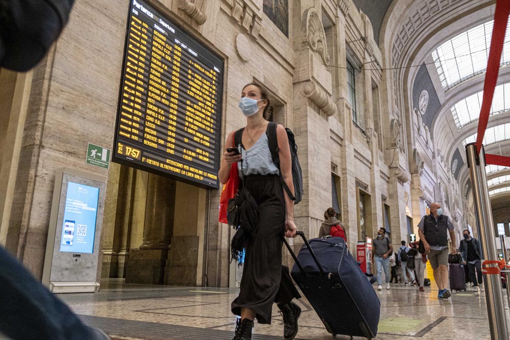 COVID-19, il trend è in crescita da ben 9 settimane: “Italia meglio di altri, ma non dobbiamo farci illusioni” | Emergency Live