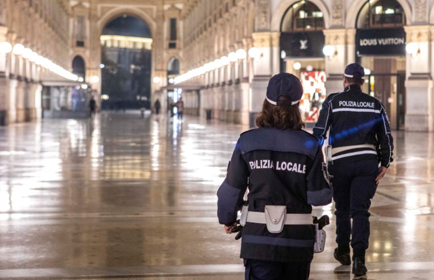 Covid, Miozzo (Comitato Tecnico Scientifico): “Lockdown ipotesi realistica” | Emergency Live