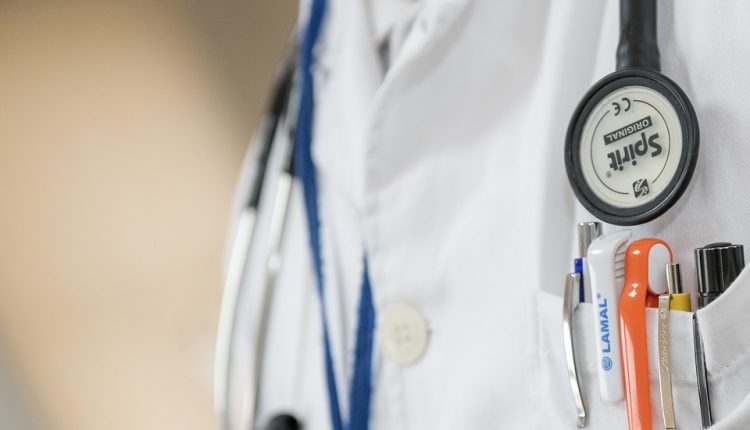 COVID-19, a Bari festa in reparto all'ospedale pediatrico Giovanni XXIII tra infermieri e medici: un positivo | Emergency Live