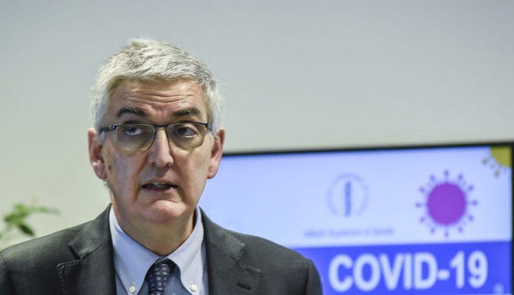 Coronavirus, Brusaferro: “Situazione grave, Rt sopra l’1,7 e scenario 4 in undici regioni” | Emergency Live