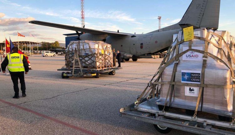COVID-19, Aeronautica Militare porta 60 ventilatori polmonari a Skopje, in Macedonia del Nord | Emergency Live 1