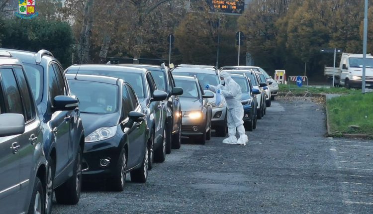 Emergenza Covid, con le postazioni di Linate sono undici i drive through dell'Aeronautica Militare in Lombardia | Emergency Live 2