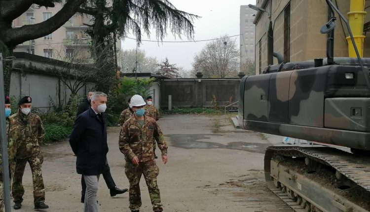 Esercito italiano a Lodi e Milano, ai Drive Through Difesa (DTD) anti Covid anche il Ministro Guerini | Emergency Live 32