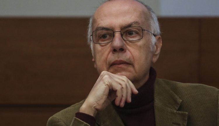 Covid-19, Rezza: “Oggi dati pessimi, coronavirus corre. Bisogna fermarlo” | Emergency Live