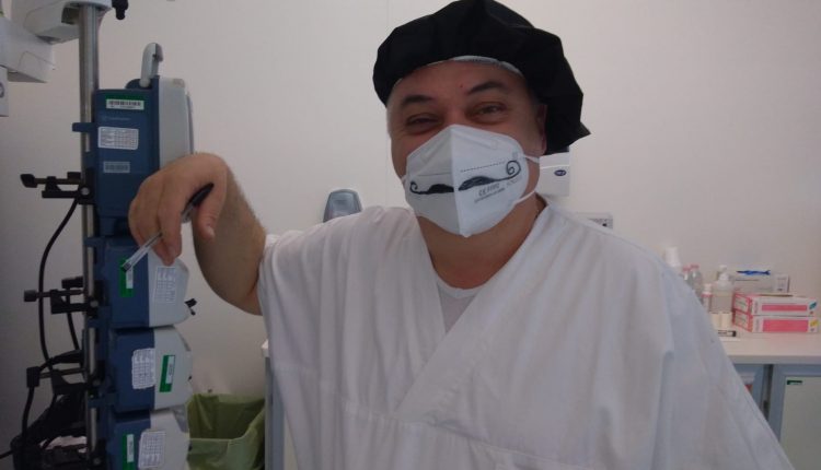 Il coronavirus uccide un altro infermiere: perde la vita a Bologna Sergio Bonazzi, a lui intitolata la Covid Intensive Care | Emergency Live 1