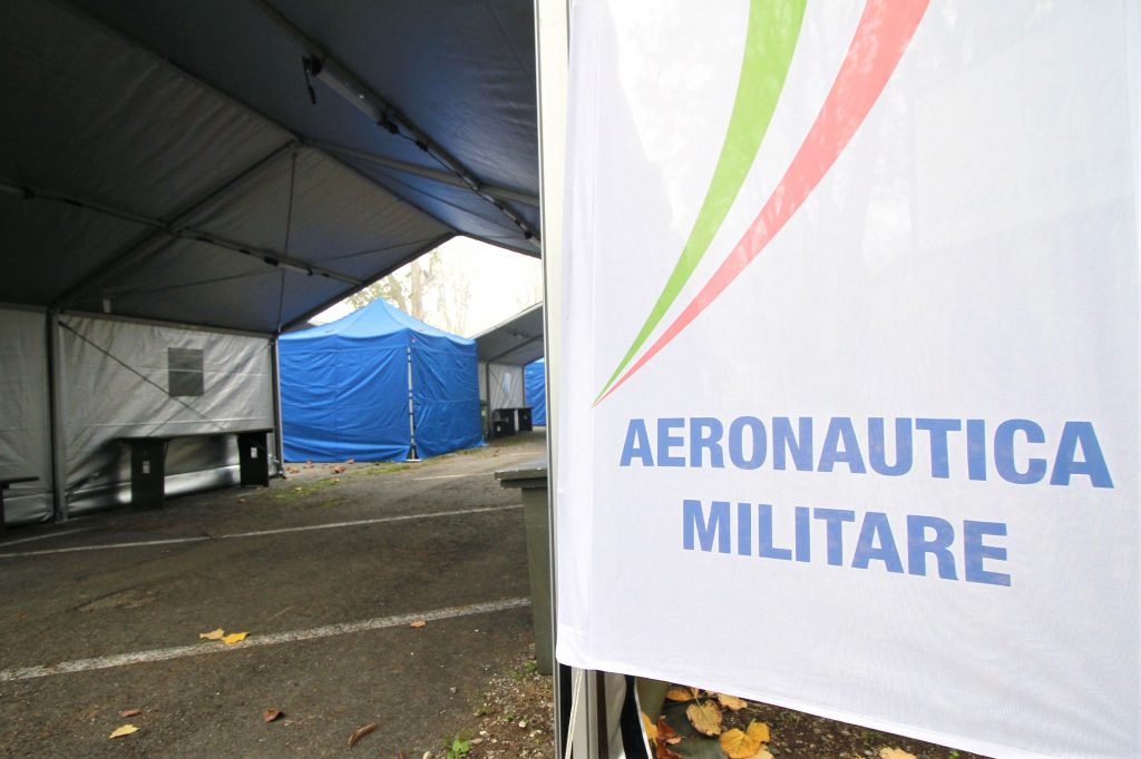 COVID-19, postazioni Drive-Through dell'Aeronautica Militare a Lecco, Meda e Caponago. E altre 10 sono in arrivo