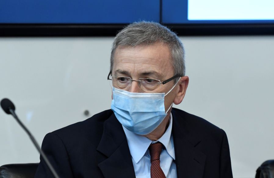 Covid, Marcolongo (Ospedale Sant’Andrea): “Sforzo è totale, aperti già 48 posti letto in più” | Emergency Live