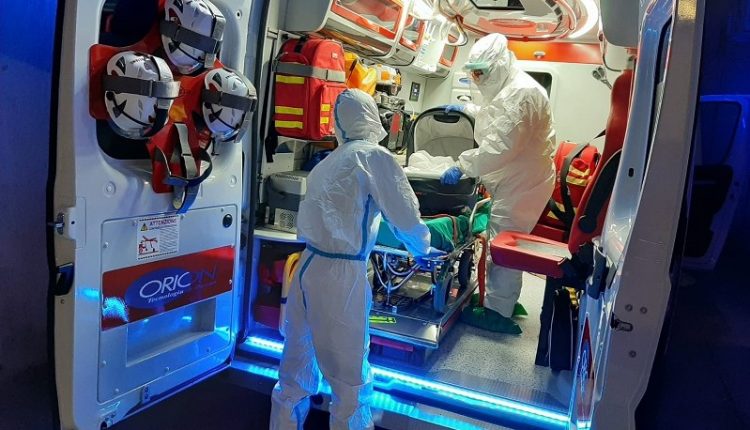 La maternità ai tempi del Covid: due neonati separati dai genitori e ora riconsegnati alle famiglie in isolamento | Emergency Live 1