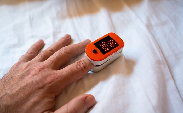 Coronavirus, cos'è il saturimetro? Perché la saturimetria è un parametro così importante per monitorare COVID-19? | Emergency Live