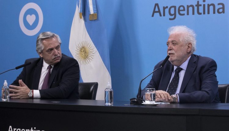 Vaccino COVID-19, l'Argentina adotta una strategia mista: siglato accordo anche per Sputnik V