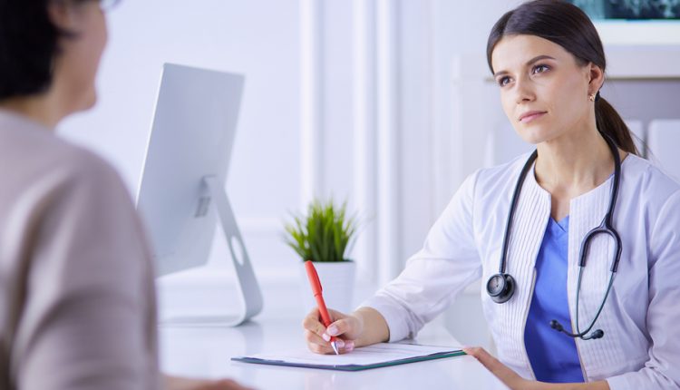 Atrofia vulvo-vaginale, colpisce una donna su due: ecco il trattamento basato sulla radiofrequenza