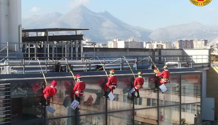 Palermo, all'Ospedale dei Bambini Babbo Natale ha chiesto l'aiuto dei soccorritori del CNSAS
